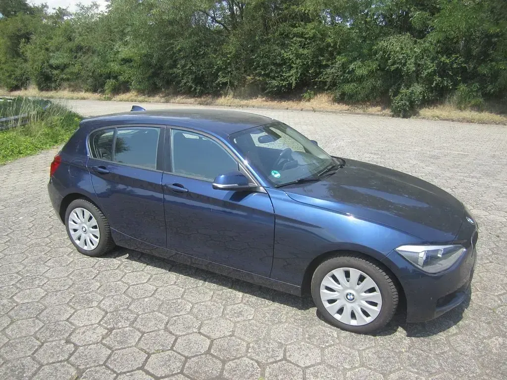 Gebraucht BMW 116 Sport Line 136 PS (100 kW) 2012 Blau Kleinwagen