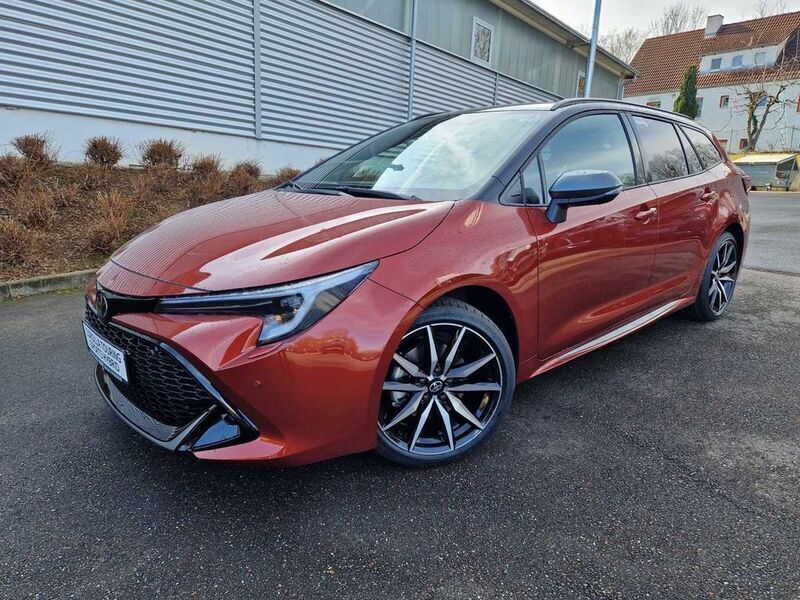 Oxide orange Gebraucht 2025 Toyota Corolla Sport Kombi | 38.900 € - Bild 1/4