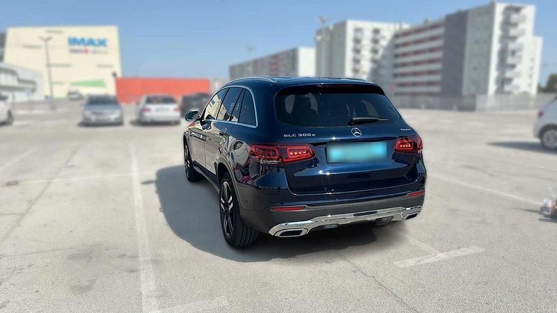 Gebraucht Mercedes GLC300 AMG line 211 PS (155 kW) 2021 Blau SUV