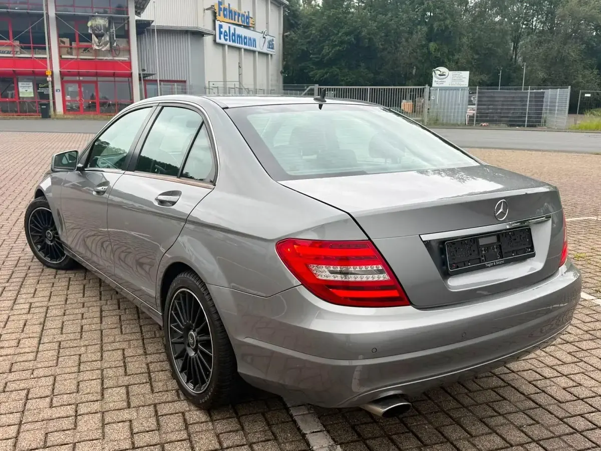 Gebraucht Mercedes C220 170 PS (125 kW) 2011 Silber Limousine