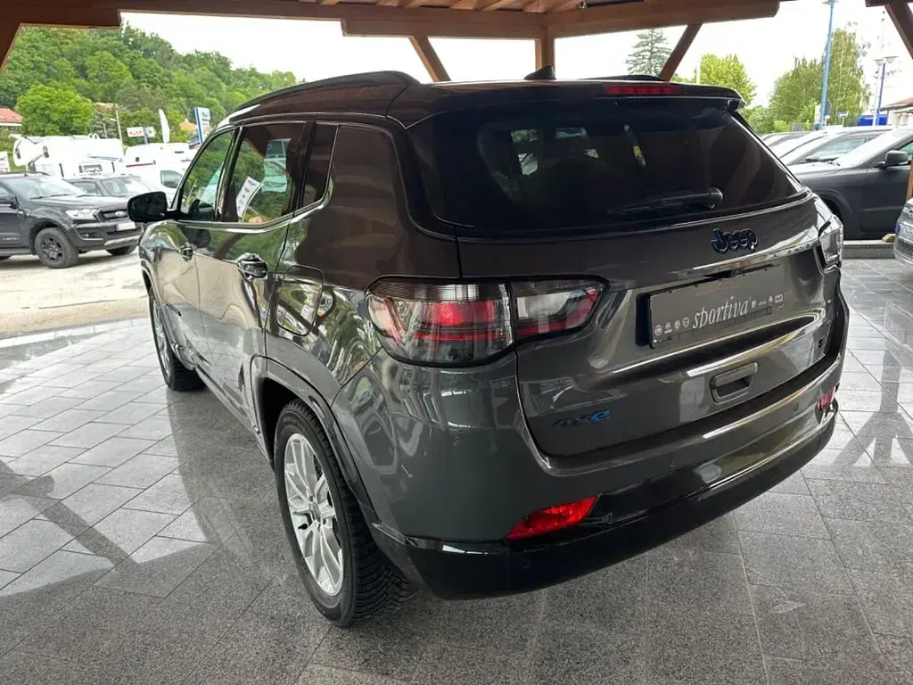 Gebraucht Jeep Compass 179 PS (131 kW) 2024 Grau SUV