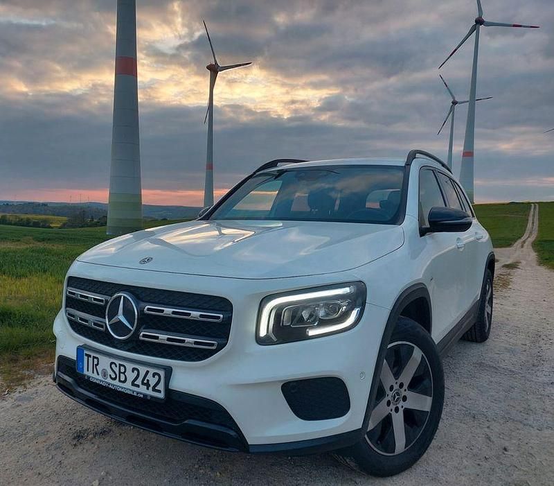 Weiß Gebraucht 2021 Mercedes GLB200 SUV | 27.900 € (Guter Preis) - Bild 1/4