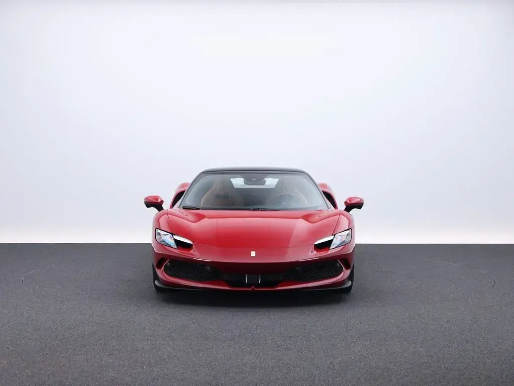 Gebraucht Ferrari 296 829 PS (609 kW) 2024 Rot Coupé