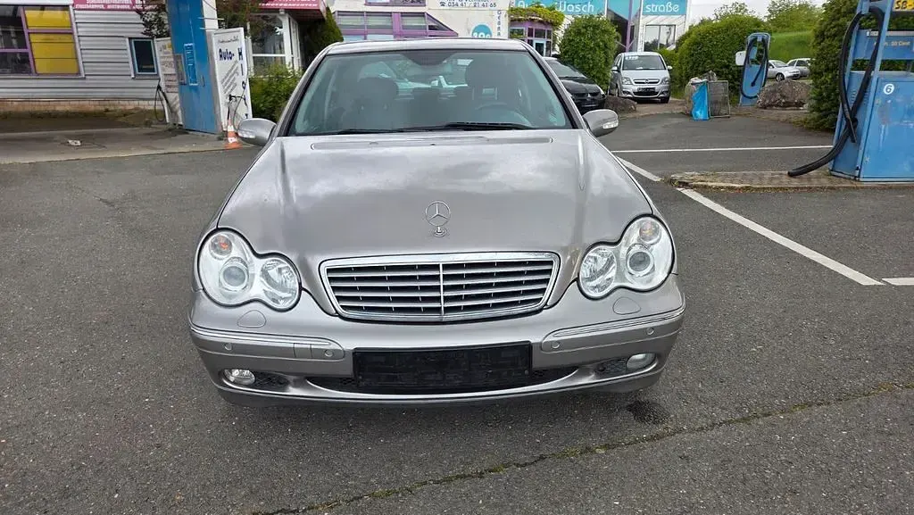 Gebraucht Mercedes C240 Avantgarde 170 PS (125 kW) 2003 Beige Limousine