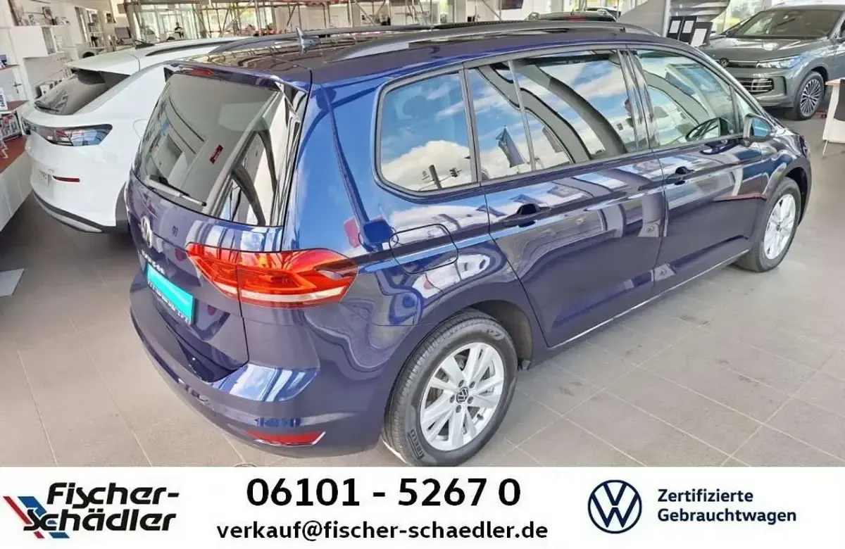Gebraucht VW Touran Comfortline 150 PS (110 kW) 2024 Atlantik blue Van / Kleinbus