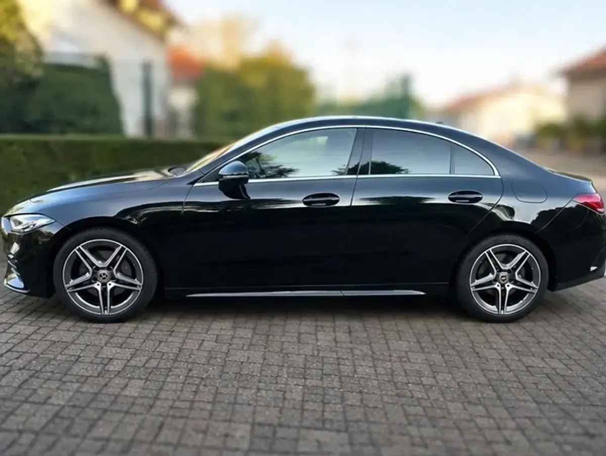 Gebraucht Mercedes CLA200 AMG line 163 PS (119 kW) 2023 Schwarz Coupé