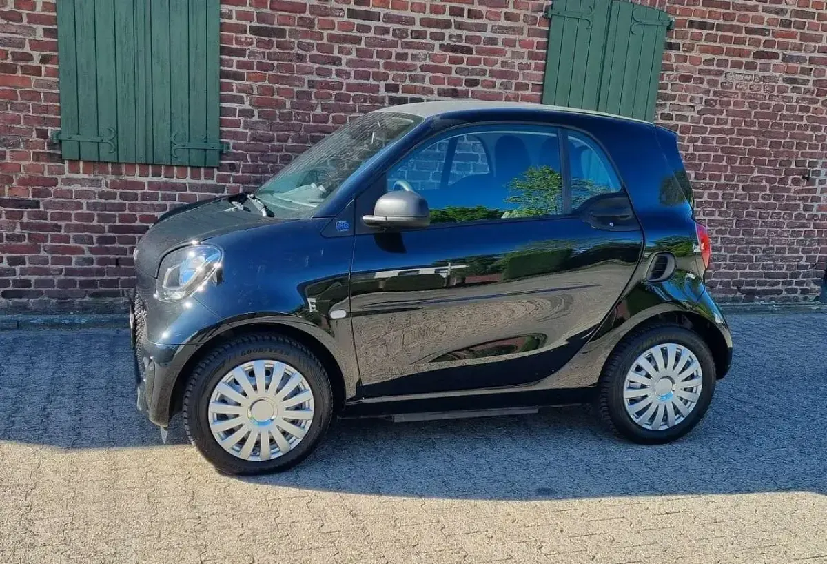 Gebraucht Smart ForTwo Coupé 60 kW (82 PS) 2021 Tridion in black Coupé