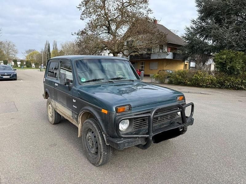 Second-hand Lada niva 80 CP (58 kW) 2003 Verde SUV