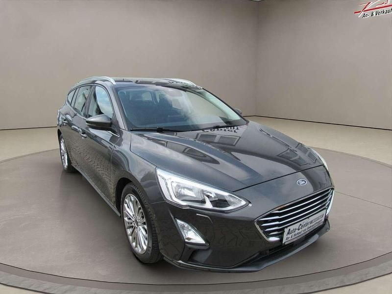 Grau Gebraucht 2019 Ford Focus Titanium Kombi | 11.750 € (Superpreis) - Bild 1/4