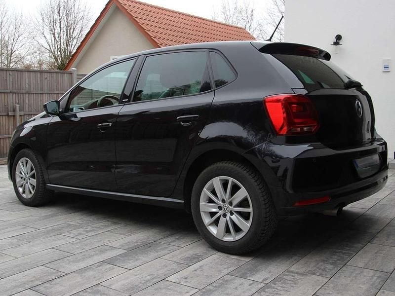 Gebraucht VW Polo Allstar 90 PS (66 kW) 2016 Schwarz Limousine