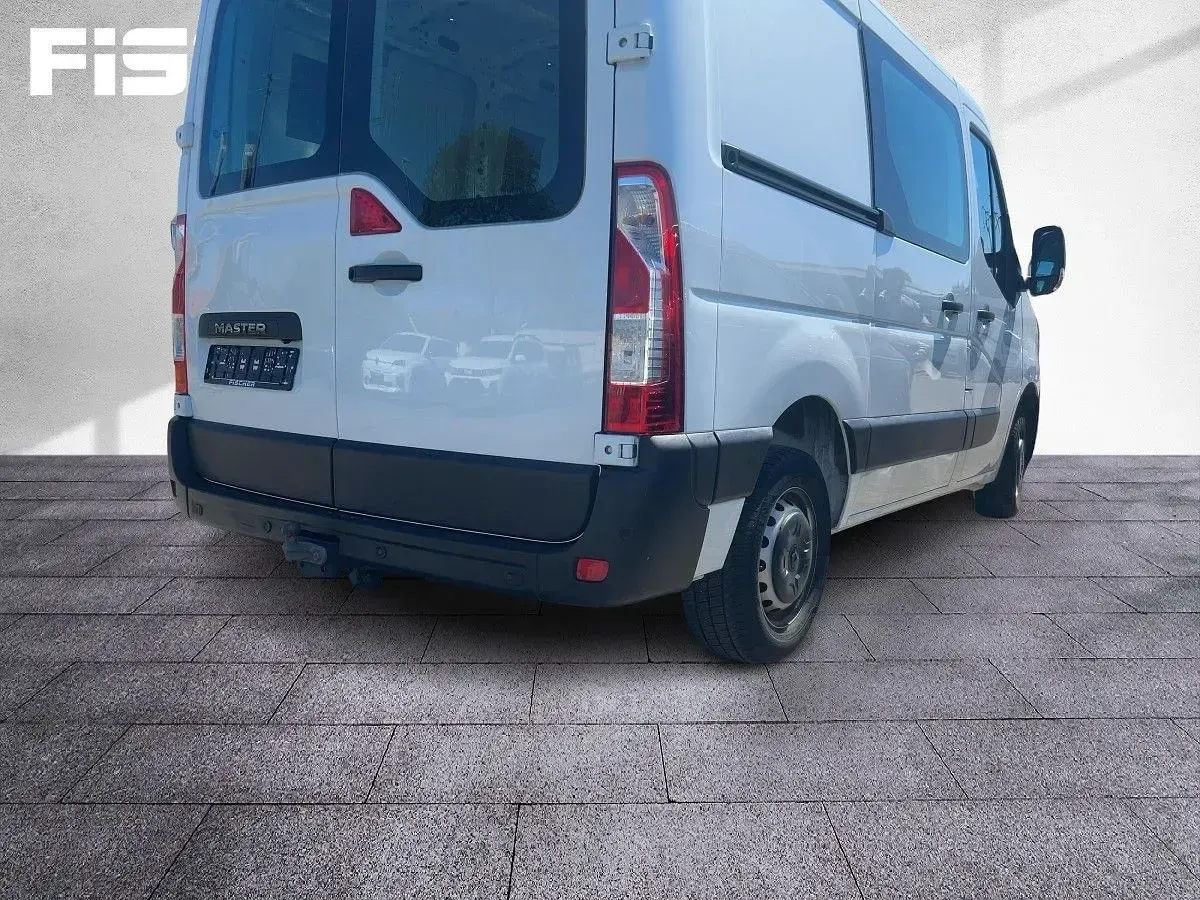 Używany Renault Master 136 KM (100 kW) 2022 Biały Minivan