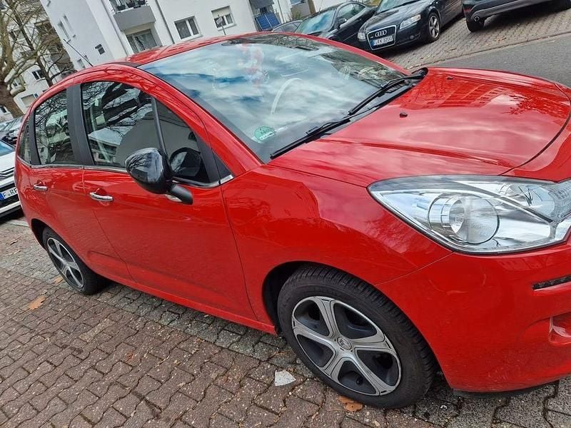 Gebraucht Citroën C3 82 PS (60 kW) 2016 Rot Limousine