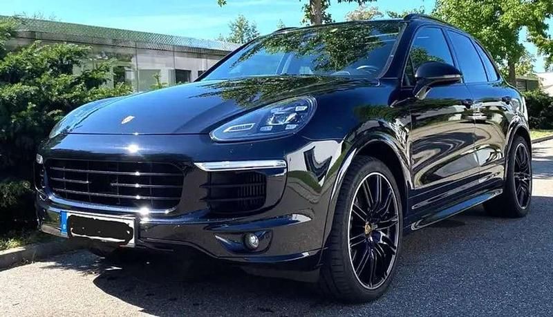 Schwarz Gebraucht 2016 Porsche Cayenne S Black Edition SUV | 59.500 € - Bild 1/4