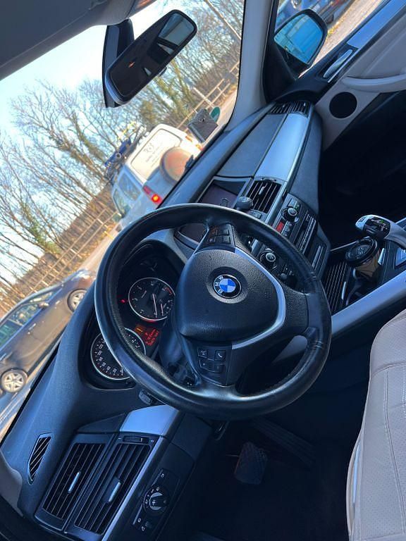 Schwarz Gebraucht 2011 BMW X5 Sport Line SUV | 15.999 € (Fairer Preis) - Bild 1/4