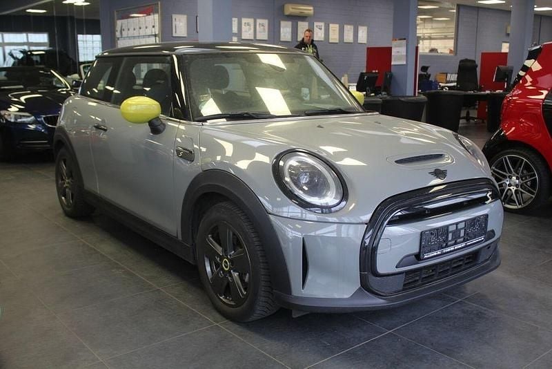 Grün Gebraucht 2022 Mini Cooper SE Classic Kleinwagen | 15.980 € (Guter Preis) - Bild 1/4