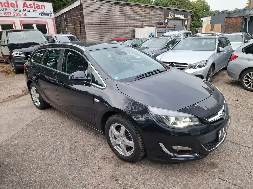 Gebraucht Opel Astra Exklusiv 140 PS (102 kW) 2016 Schwarz Kombi