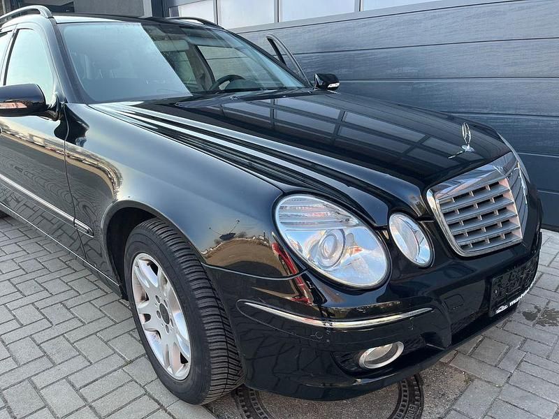 Gebraucht Mercedes E200 Elegance 136 PS (100 kW) 2008 Schwarz Limousine