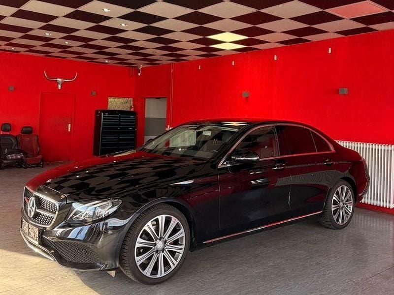 Gebraucht Mercedes E220 194 PS (142 kW) 2016 Schwarz Limousine