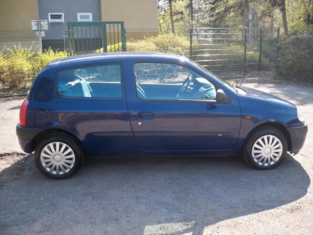 Gebraucht Renault Clio 58 PS (42 kW) 2000 Blau Kleinwagen