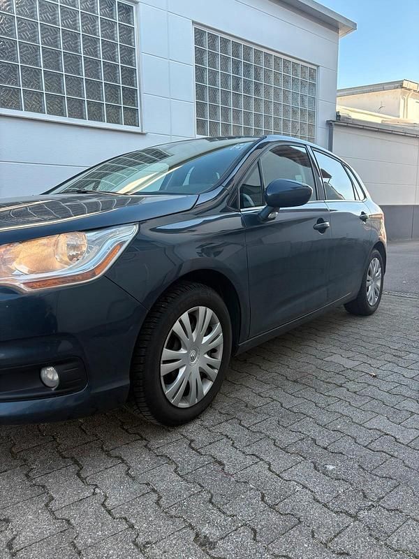 Gebraucht Citroën C4 114 PS (83 kW) 2012 Blau Limousine
