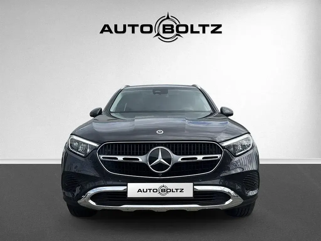 Gebraucht Mercedes GLC200 227 PS (166 kW) 2025 Grau SUV
