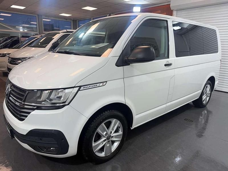 Second-hand VW Multivan 150 CP (110 kW) 2020 Alb Monovolum