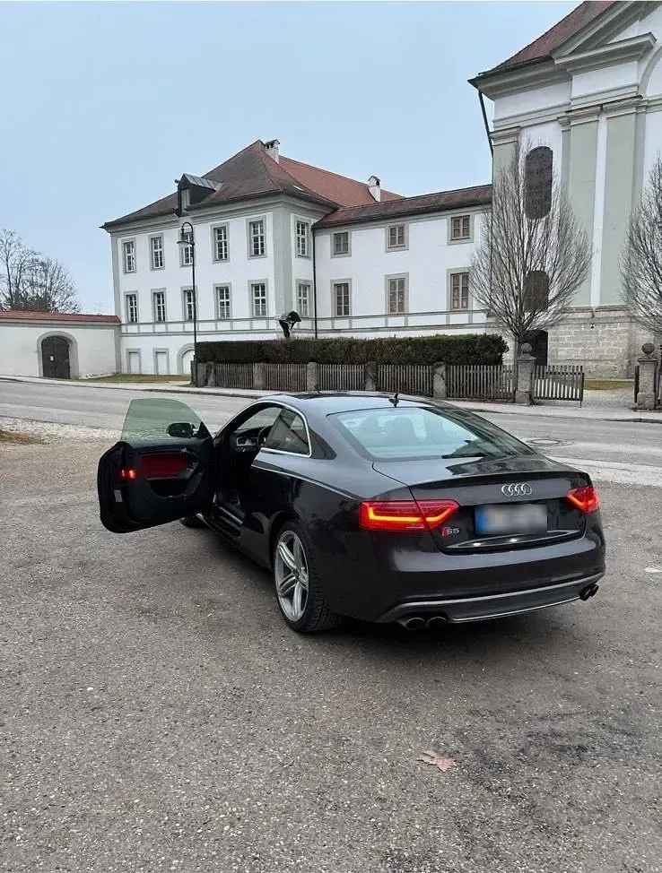 Gebraucht Audi S5 Sport 333 PS (244 kW) 2013 Grau Coupé