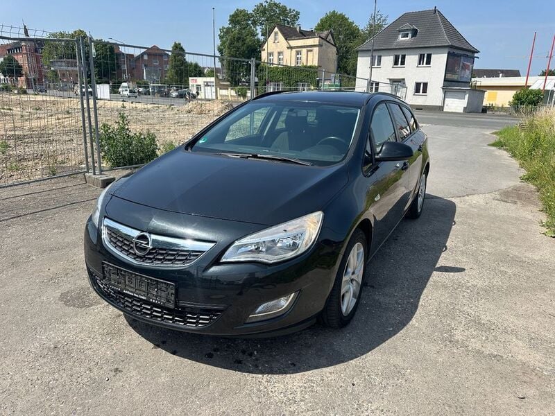 Gebraucht Opel Astra Design Edition 125 PS (91 kW) 2012 Schwarz Kombi