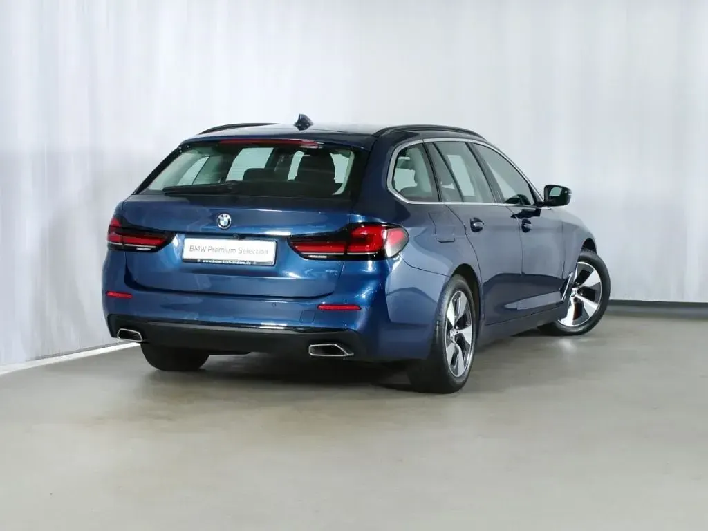 Gebraucht BMW 520 Performance 190 PS (139 kW) 2022 Blau Kombi