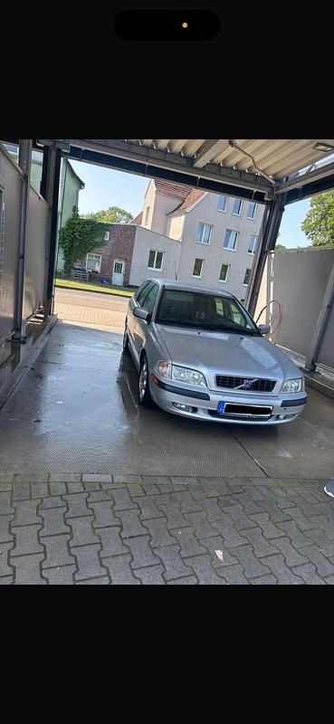 Silber Gebraucht 2002 Volvo V40 Kombi | 1.800 € (Fairer Preis) - Bild 1/3
