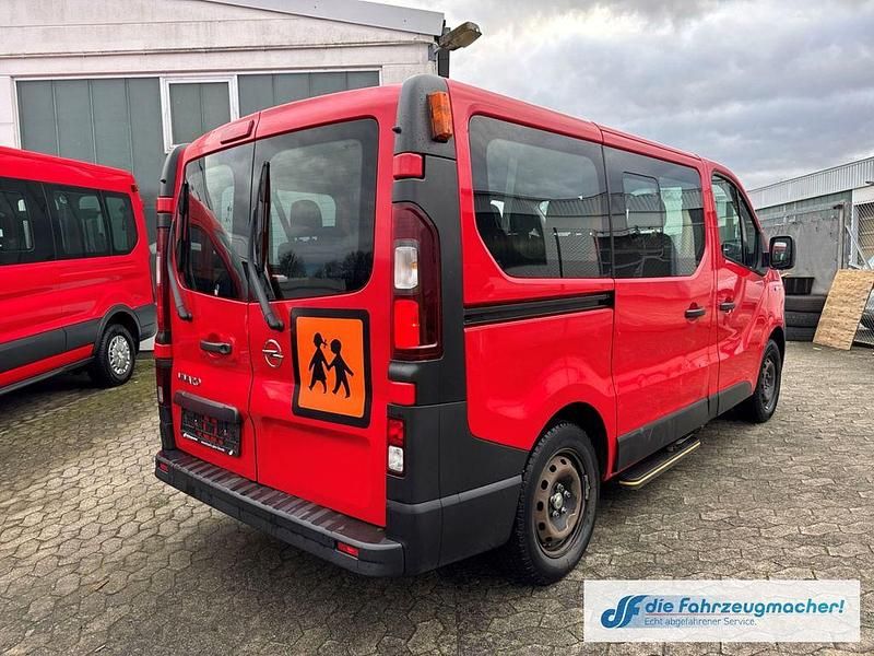 Gebraucht Opel Vivaro 90 PS (66 kW) 2015 Rot Van / Kleinbus
