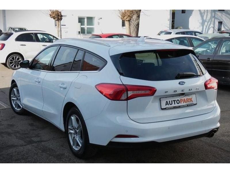 Gebraucht Ford Focus Cool & Connect 125 PS (91 kW) 2019 Frostweiß Kombi