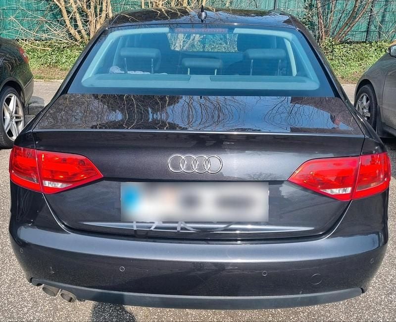 Gebraucht Audi A4 143 PS (105 kW) 2010 Schwarz Limousine