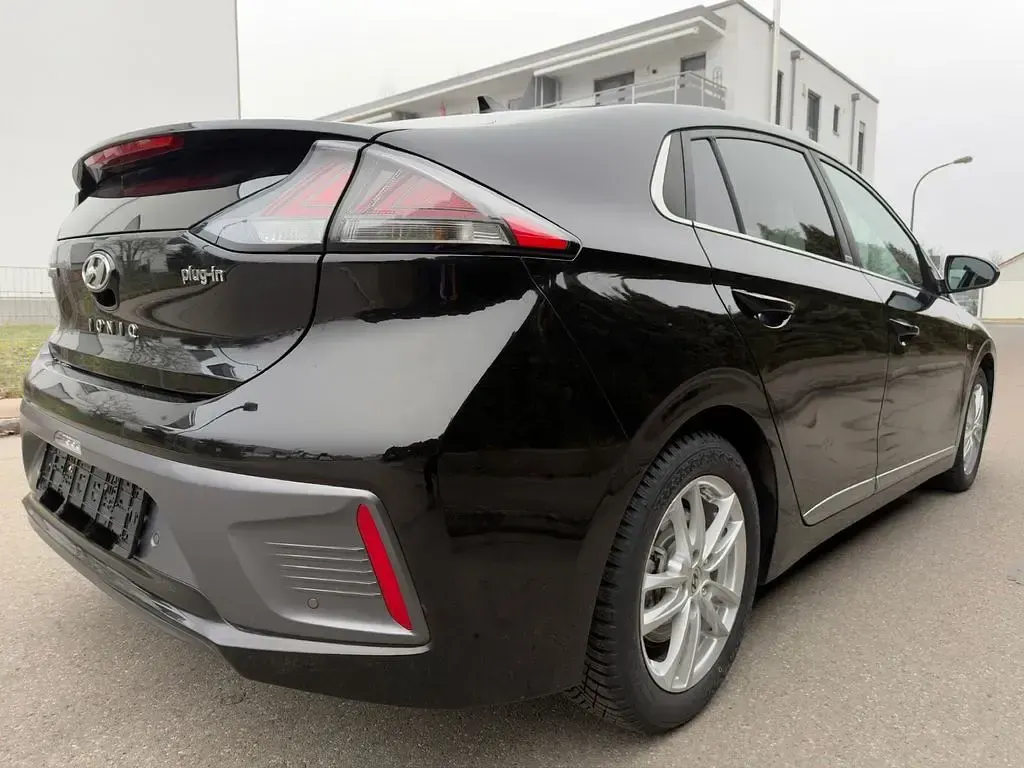 Gebraucht Hyundai Ioniq Premium 105 PS (77 kW) 2020 Schwarz Kleinwagen