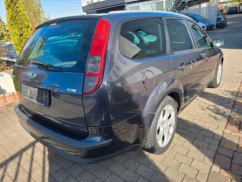 Gebraucht Ford Focus Style 90 PS (66 kW) 2007 Schwarz Limousine