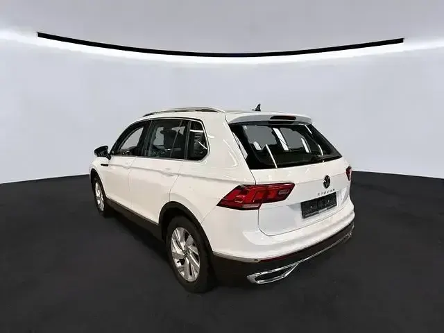Używany VW Tiguan Elegance 150 KM (110 kW) 2023 Biały SUV