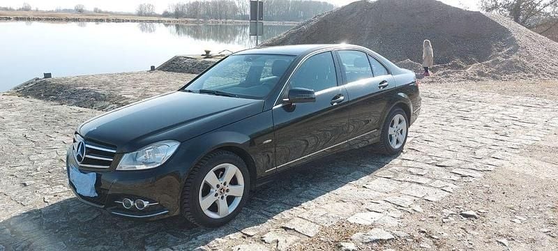 Gebraucht Mercedes C180 Elegance 156 PS (114 kW) 2011 Schwarz Limousine
