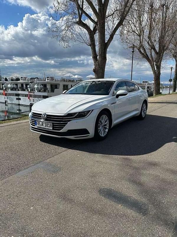 Weiß Gebraucht 2017 VW Arteon Coupé | 16.500 € (Fairer Preis) - Bild 1/4