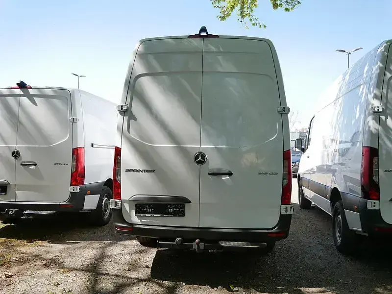Gebraucht Mercedes Sprinter 150 PS (110 kW) 2023 Arktikweiß Van