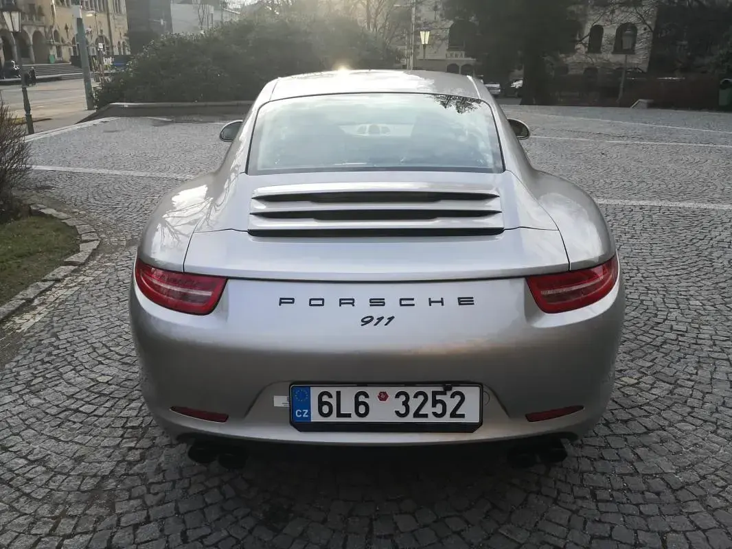 Gebraucht Porsche 911 Carrera 349 PS (256 kW) 2012 Silber (platinsilbermetallic) Coupé