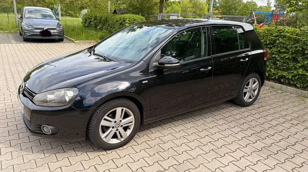 Second-hand VW Golf VII 86 CP (63 kW) 2014 Negru Berlinǎ