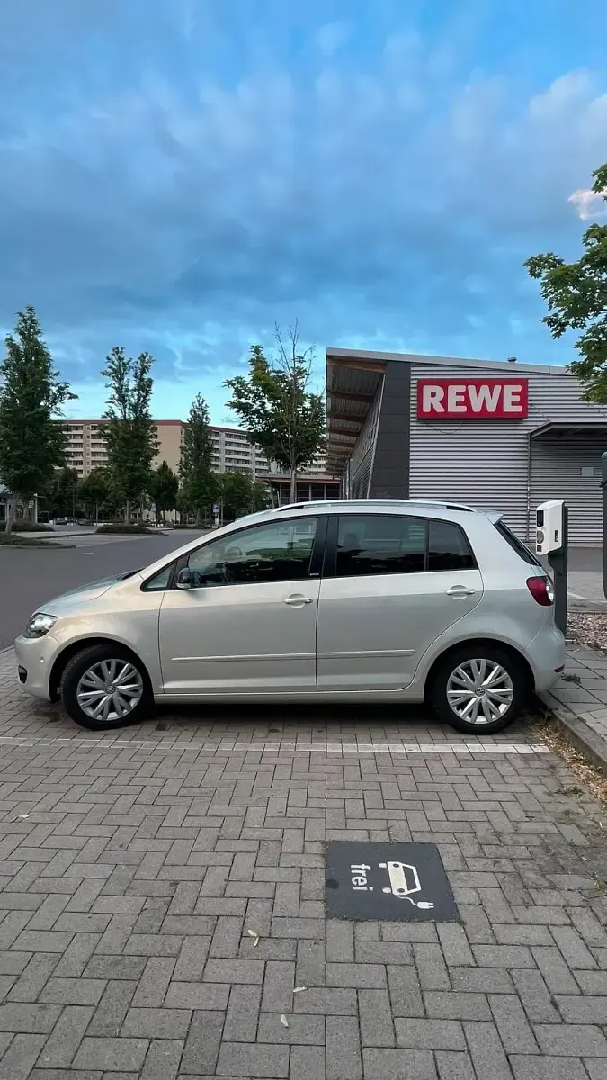 Gebraucht VW Golf VI 105 PS (77 kW) 2011 Grau Kleinwagen