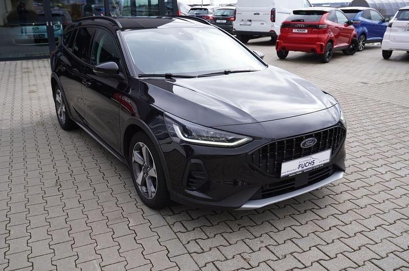 Gebraucht Ford Focus Active X 116 PS (85 kW) 2023 Schwarz Limousine