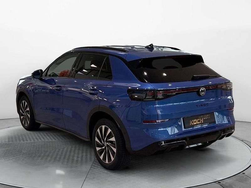 Gebraucht VW T-Roc R-line 150 PS (110 kW) 2025 Celestial blue metallic SUV