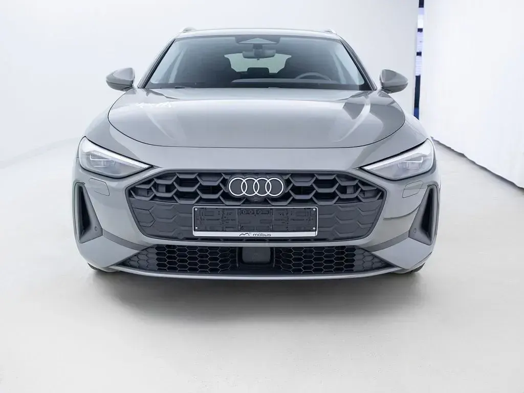 Gebraucht Audi A5 Sport 204 PS (150 kW) 2025 Chronosgrau metallic Kombi