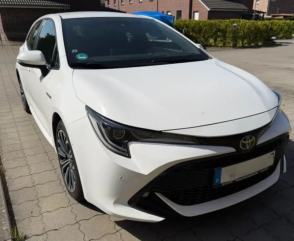 Gebraucht Toyota Corolla Club 179 PS (131 kW) 2019 Weiß Limousine