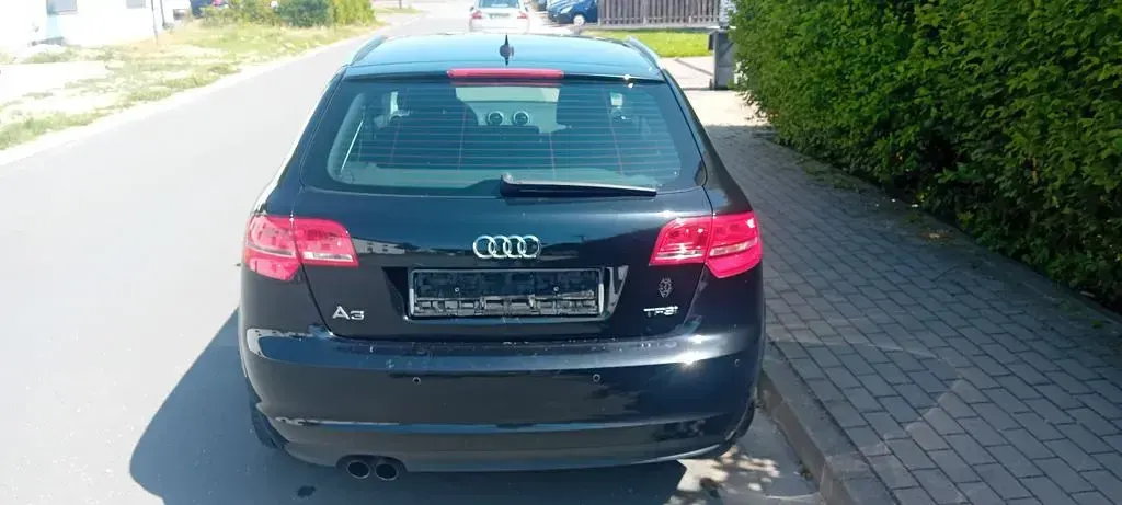 Gebraucht Audi A3 Attraction 125 PS (91 kW) 2013 Schwarz Limousine