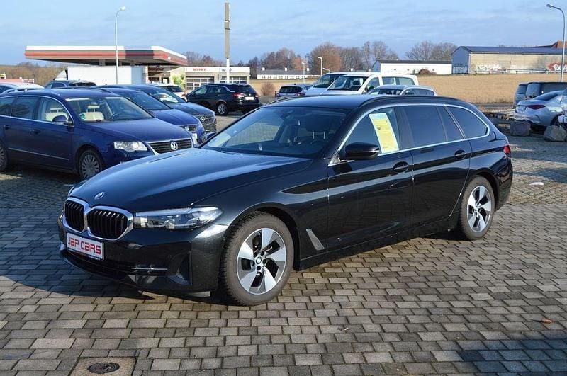 Gebraucht BMW 520 190 PS (139 kW) 2023 Schwarz Kombi