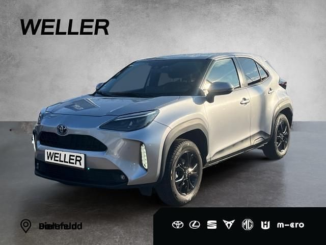 Silber Gebraucht 2023 Toyota Yaris Cross Team SUV | 24.680 € (Fairer Preis) - Bild 1/3