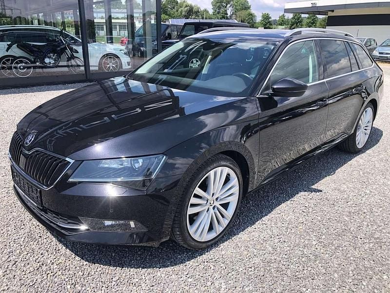 Schwarzmagic perleffekt Gebraucht 2016 Skoda Superb Style Kombi | 19.950 € (Fairer Preis) - Bild 1/4